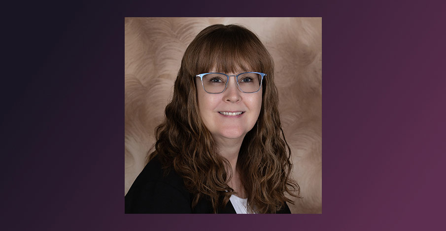 square headshot of Carmen Woiak on a gradient purple background